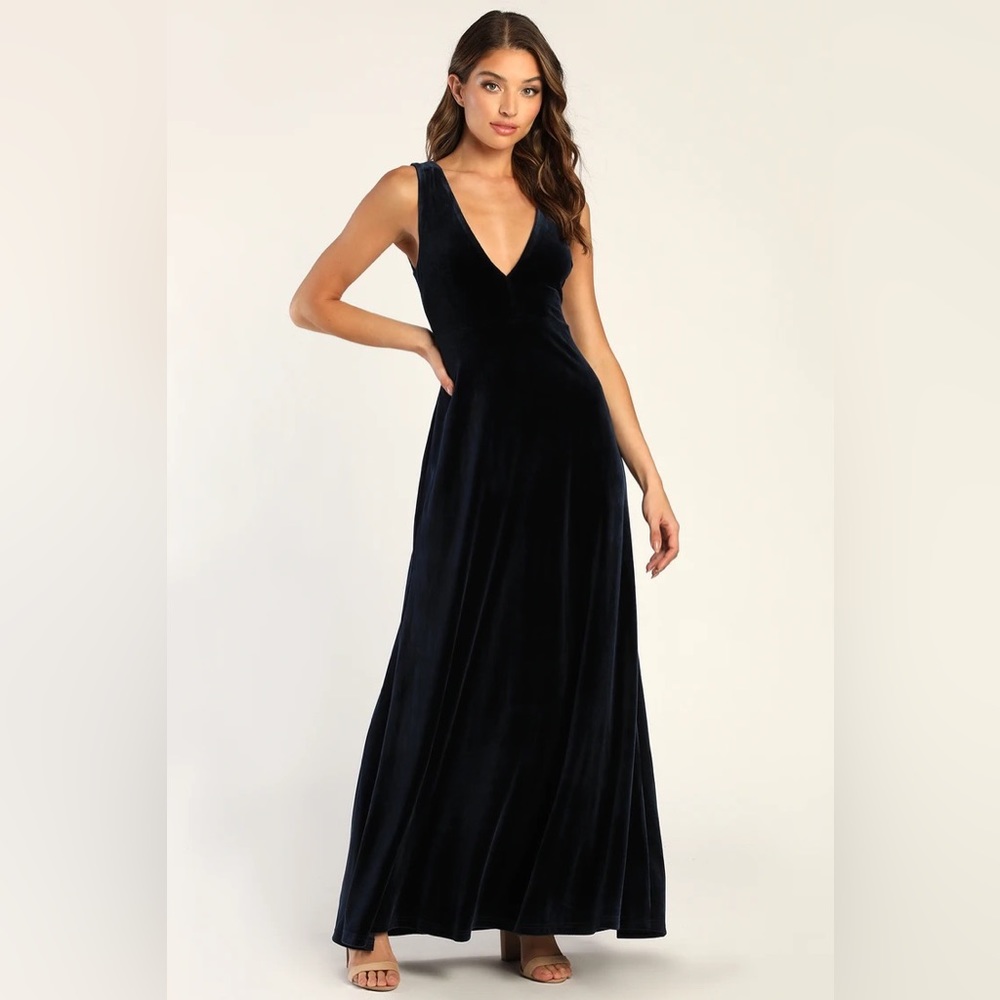 Lulu’s Navy Velvet Maxi Dress
